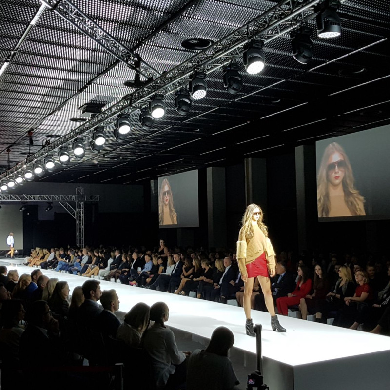 modelka na wybiegu