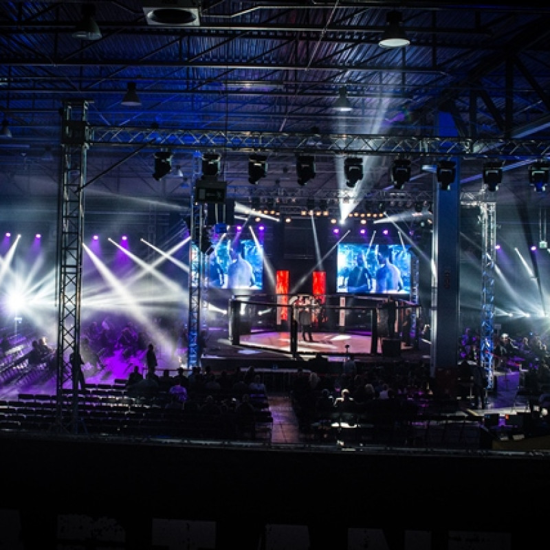 Estradowe nagłośnienie do oprawy sportowego eventu
