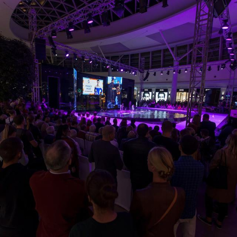Ekran LED do wyświetlania treści reklamowych podczas eventu