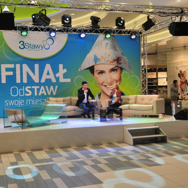 Profesjonalne nagłośnienie na wydarzeniu modowym w centrum handlowym